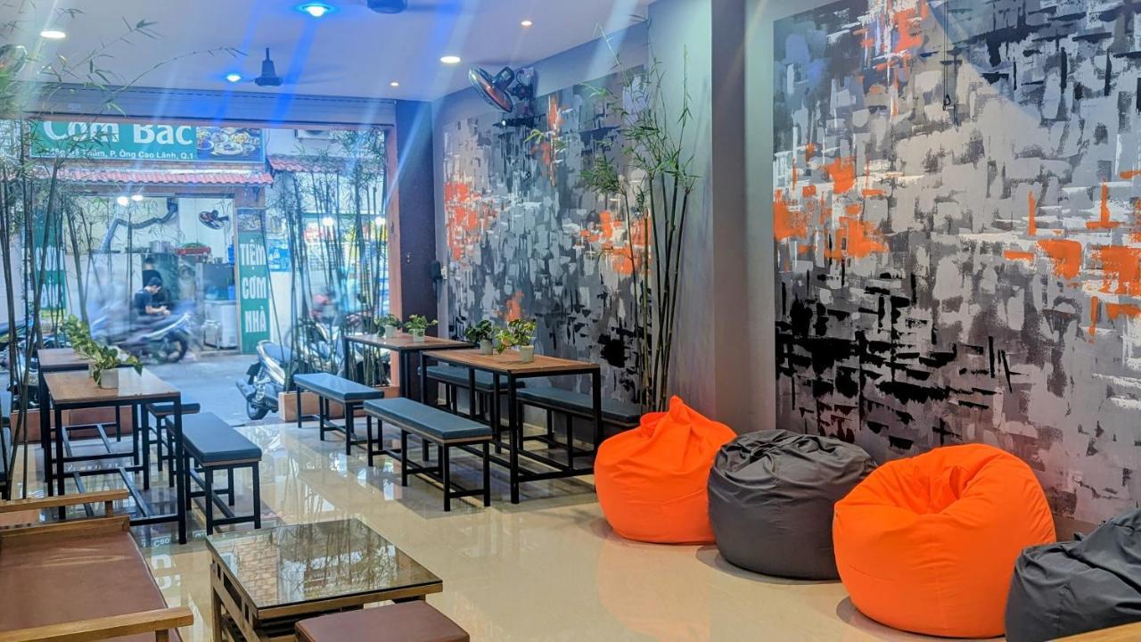 Хостел Base Backpackers Хошимин Экстерьер фото