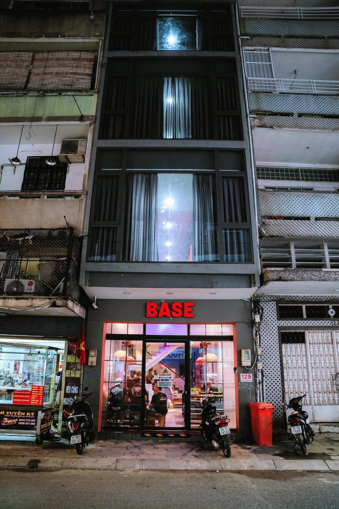 Хостел Base Backpackers Хошимин Экстерьер фото
